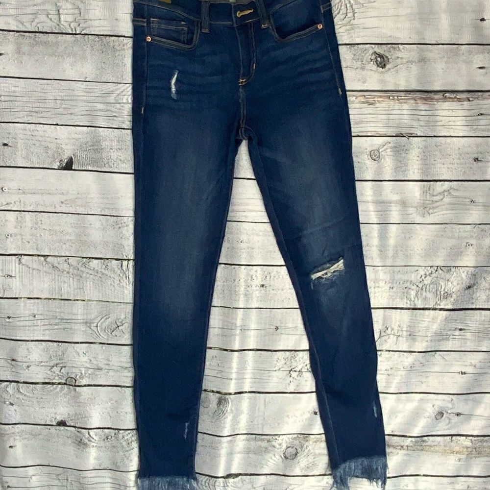 SNEAK PEEK distressed skinny jeans - Picture 7 of 7